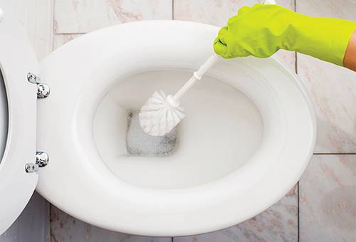 Nettoyer les toilettes