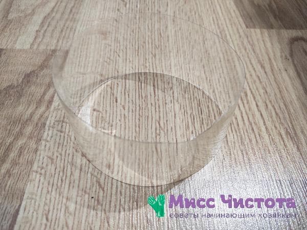 rond de salade fabriqué à partir d'une bouteille en plastique