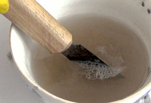 Gravure d'une pièce en immersion totale dans l'acide