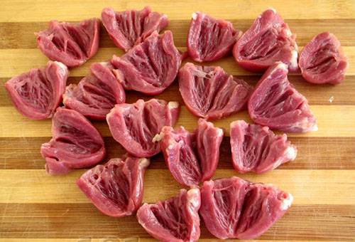 Cœurs de poulet, coupés en deux