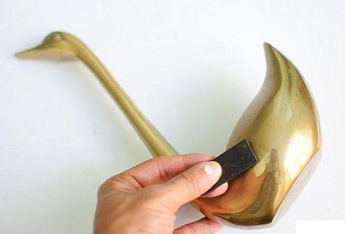 produits de nettoyage en laiton