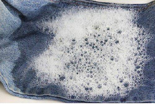 jean trempé dans l'eau