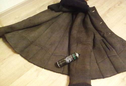 Manteau en peau de mouton naturel et produit d'entretien