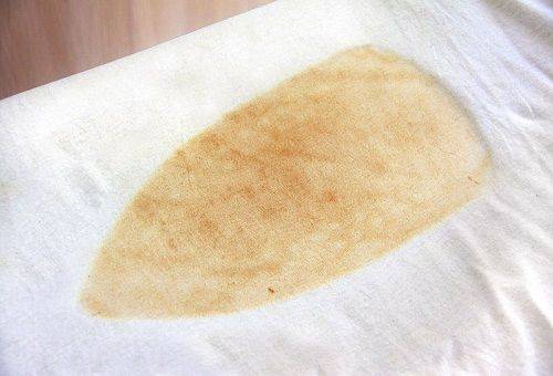 marque de fer sur le tissu