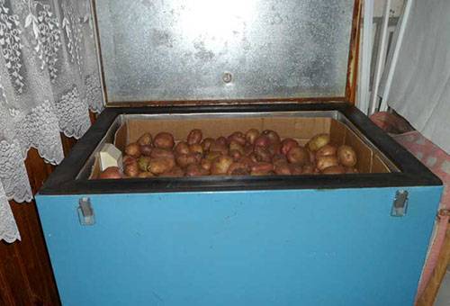 Armoire thermique avec pommes de terre