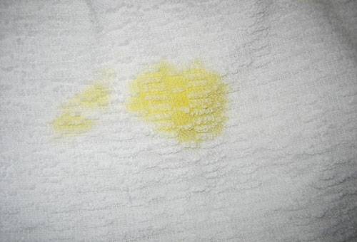 Vieille tache d'huile d'argousier