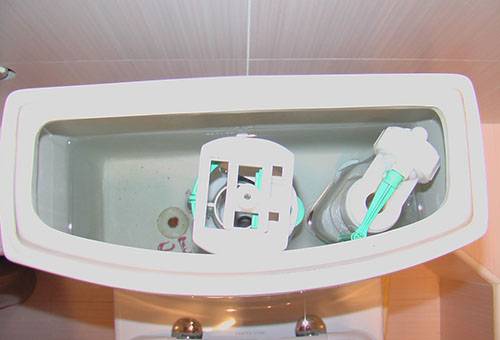 Il n'y a pas assez d'eau dans le réservoir des toilettes