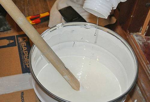 Émail pour la restauration des appareils de plomberie