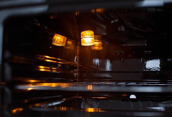 ampoule dans le four