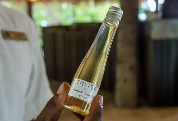 Huile de coco en bouteille