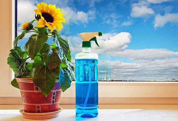 Solvant pour nettoyer le verre de l'apprêt