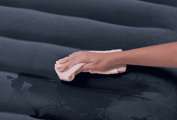 Nettoyer un matelas pneumatique