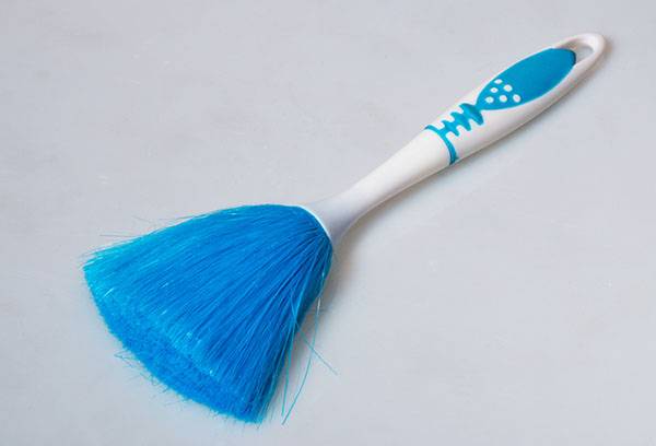 Brosse à poussière en forme de brosse