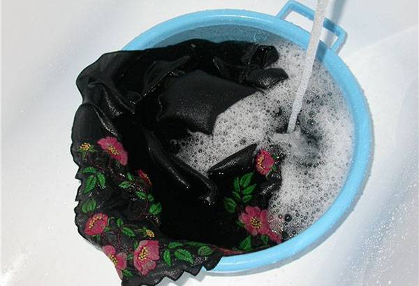 Objet dans un lavabo