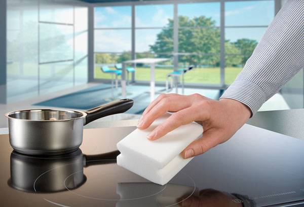 Nettoyer la plaque vitrocéramique