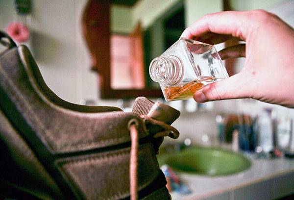 Huile essentielle contre les odeurs de chaussures