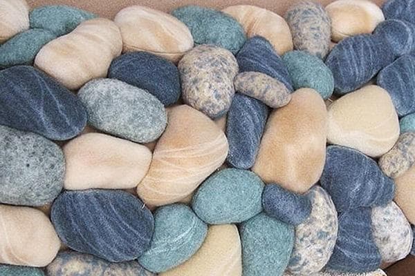 Tapis Galets de mer issus de vieux collants