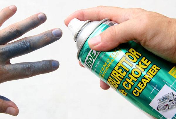 Enlever la peinture de la peau des mains