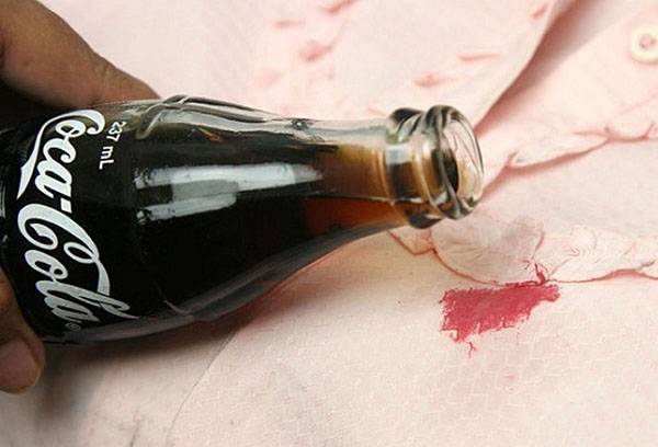 Enlever les taches avec du cola