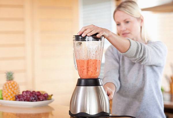 Faire des smoothies dans un mixeur