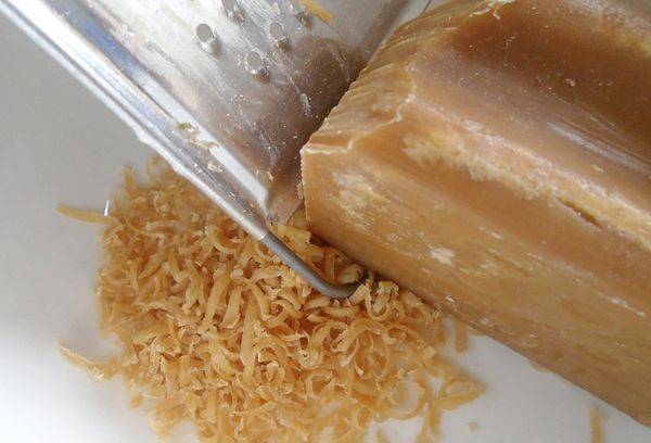 Savon à lessive râpé