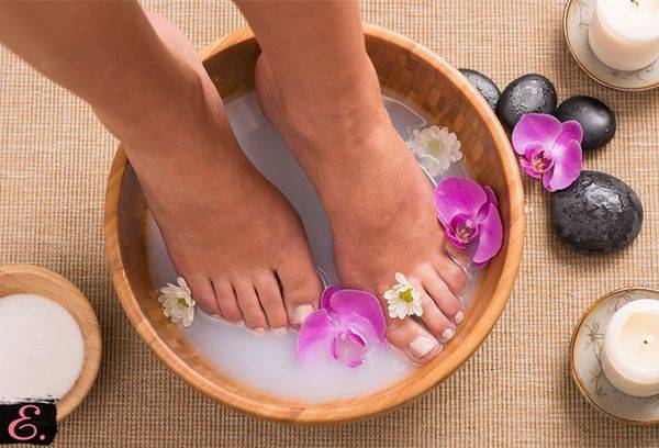 solution de savon et de soude pour les pieds
