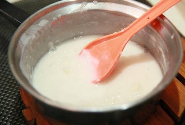 Colle d'amidon pour le découpage