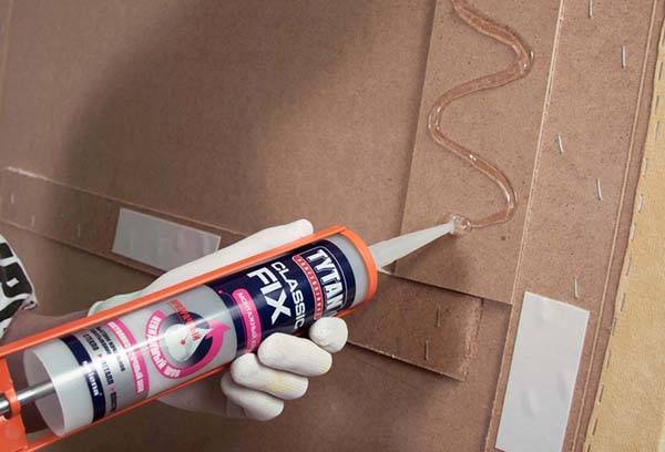 Utiliser de la colle Titan