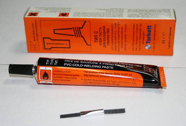Adhésif de soudage à froid