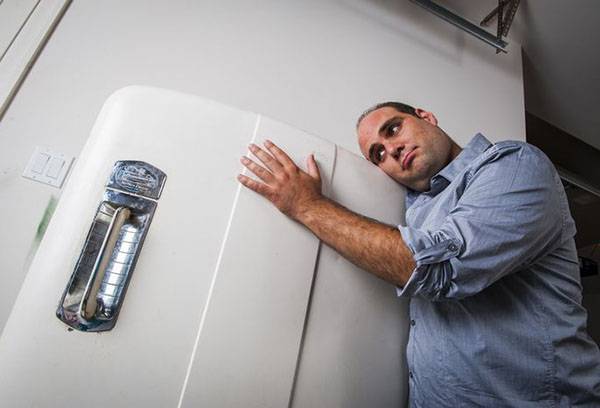 Le réfrigérateur clique