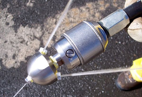 Buse pour nettoyage hydrodynamique des canalisations