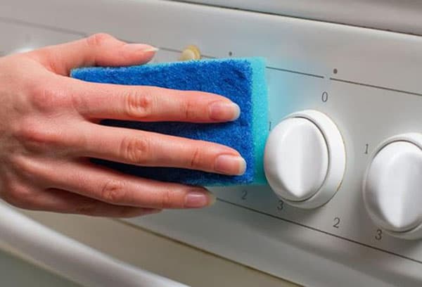 Nettoyage du panneau du poêle