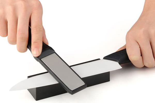 Aiguiser un couteau en céramique