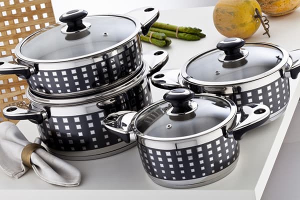 Ensemble de casseroles en acier