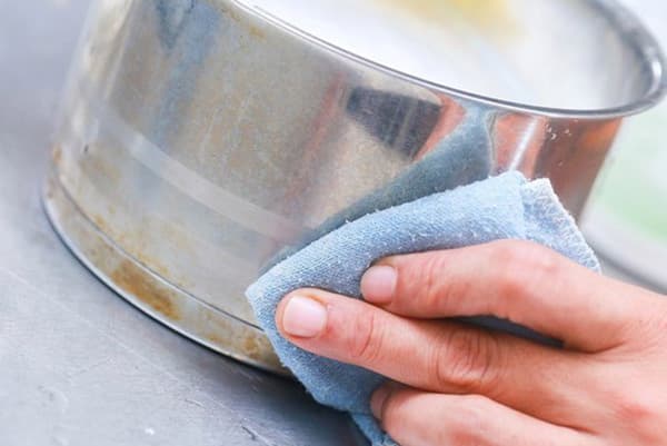 Nettoyer la poêle