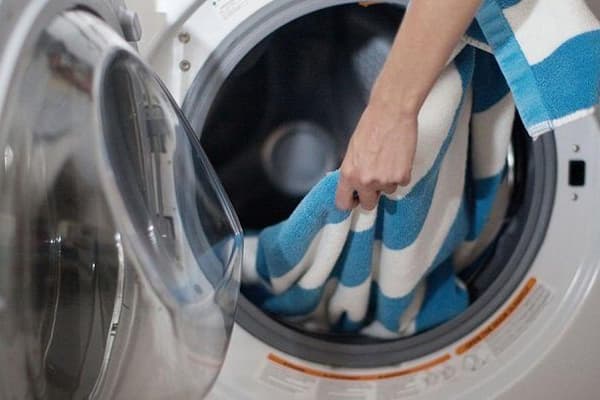 Laver une couverture polaire