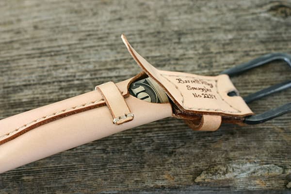 L'argent dans la ceinture