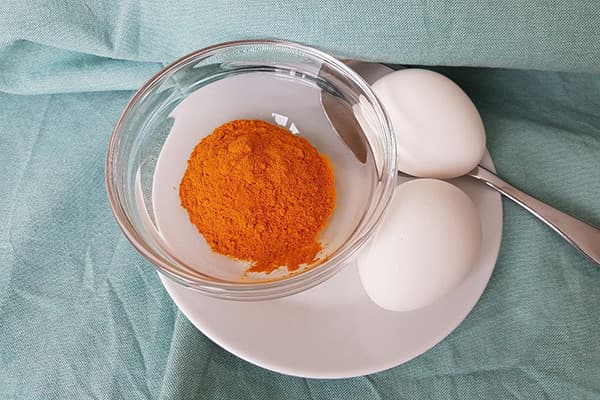 Oeufs et curcuma