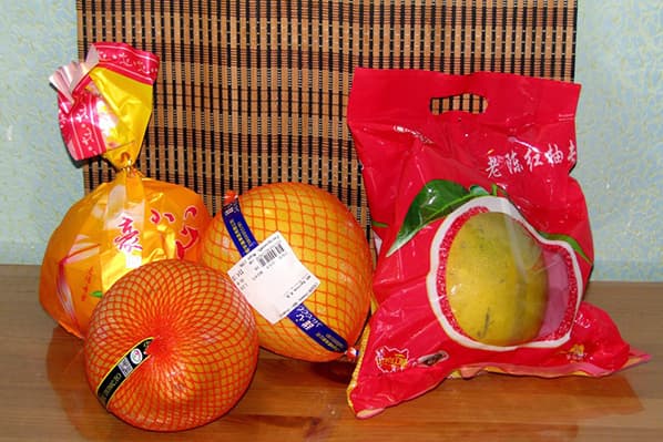 Fruits pomelo de différents points de vente