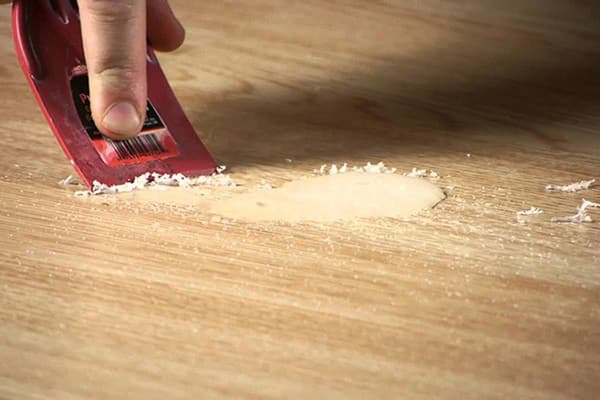 Enlever la cire du linoléum