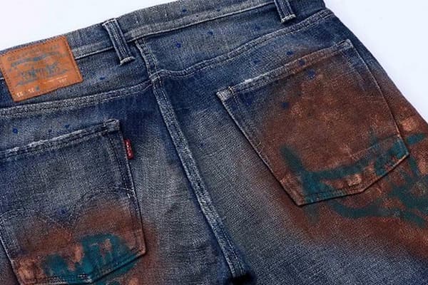 Jeans avec des taches