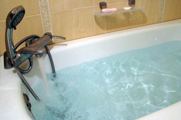 Bain avec solution d'eau de Javel