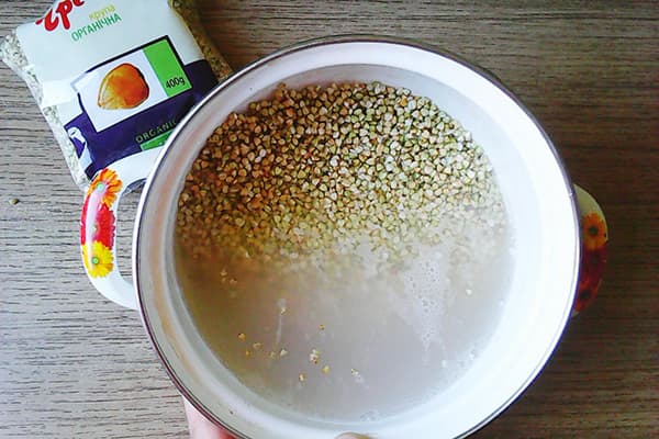 Laver le sarrasin vert