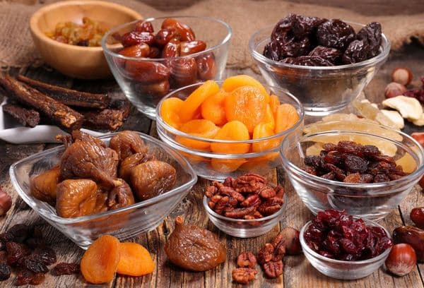 Divers fruits secs et noix