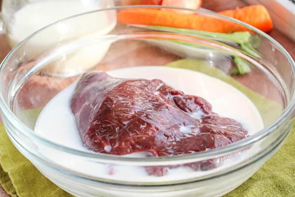 Faire tremper le foie dans du lait