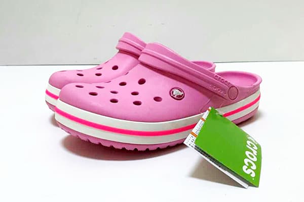 Crocs roses