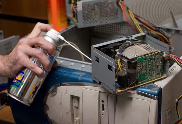 Nettoyer l'alimentation de l'ordinateur