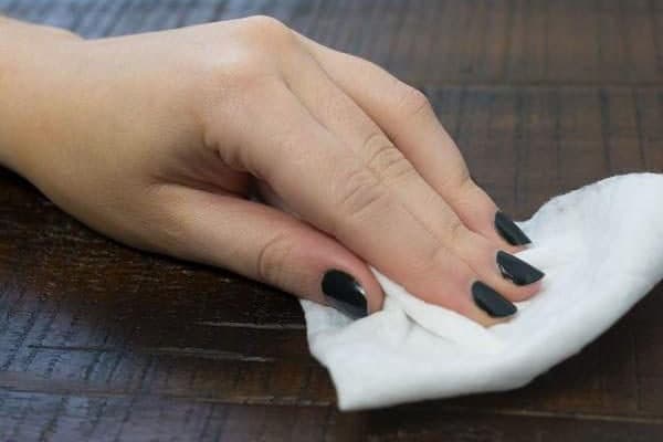 Enlever les taches du sol