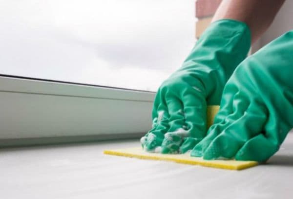 Nettoyage des appuis de fenêtre