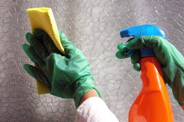 Laver le papier peint